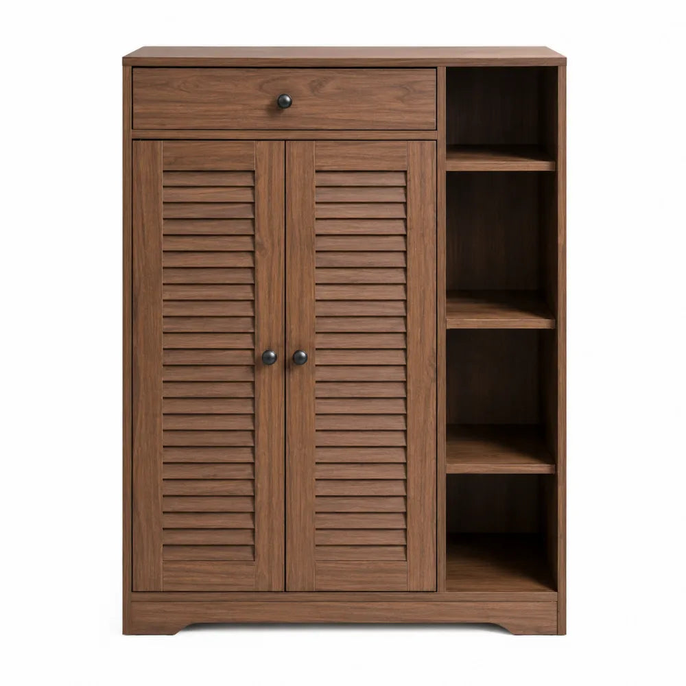 Armario de madera de nogal con puertas persianas y estantes